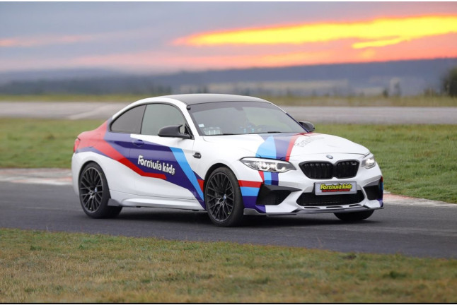 Stage de Pilotage BMW M2 pour Enfants (12 circuits) 