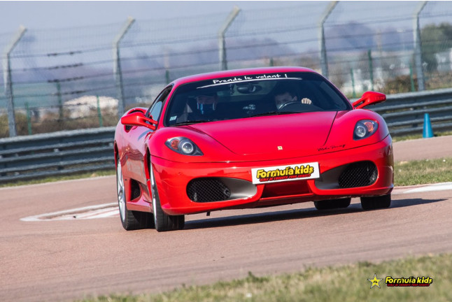 OFFRE EXCLUSIVE ALADINIA : Stage de Pilotage Ferrari F430 pour Enfants (12 circuits) 