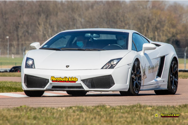 OFFRE EXCLUSIVE ALADINIA : Stage de Pilotage Lamborghini Gallardo LP560 pour Enfants (12 circuits) 