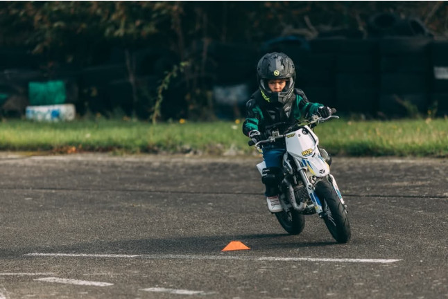 Stage de Pilotage Moto Parent-Enfant sur Circuit (Dreux, Eure-et-Loir - 28)