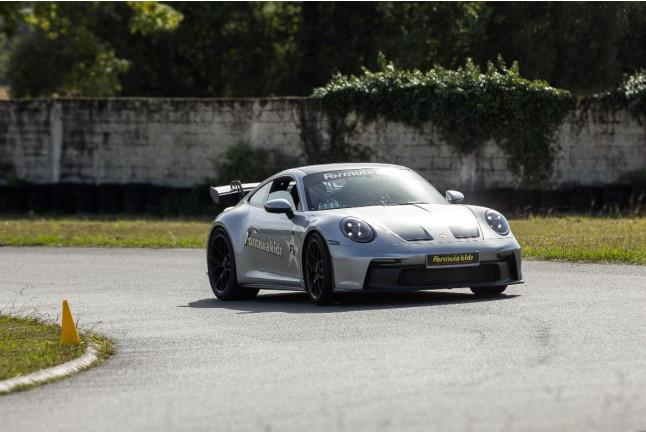 Stage de Pilotage Porsche 911 992 GT3 pour Enfants (12 circuits) 