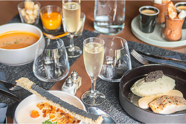 Repas autour du Caviar en Nouvelle-Aquitaine (Neuvic, Dordogne - 24)