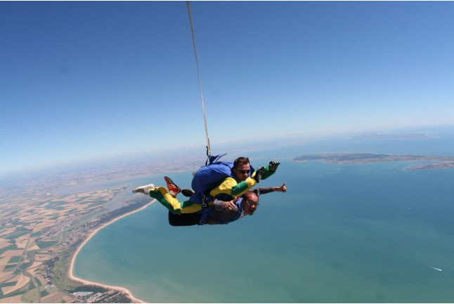 Saut en Parachute en Vendée avec Photos et Vidéos (2 zones de saut)