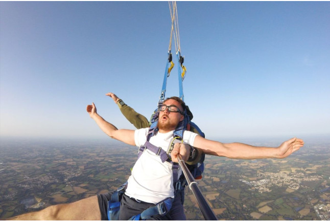 Saut en Parachute en Vendée avec Photos et Vidéos (2 zones de saut)