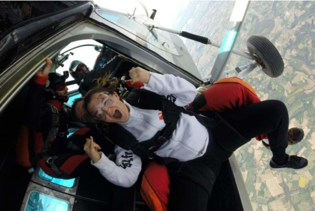 Saut en Tandem de 4000 mètres avec Photos ou Vidéos (Lasclaveries, Pyrénées-Atlantiques - 64)