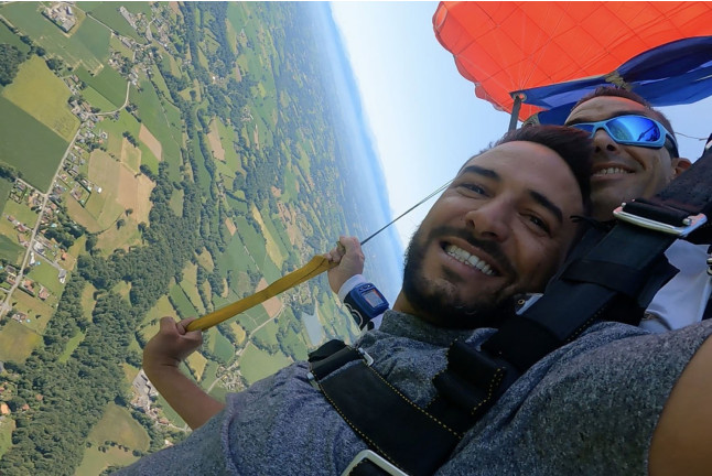 Saut en Tandem de 4000 mètres avec Photos ou Vidéos (Lasclaveries, Pyrénées-Atlantiques - 64)