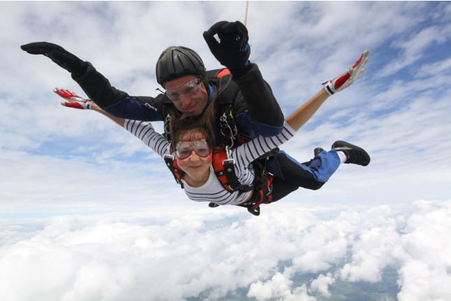 Saut en Parachute Tandem à l'Aérodrome Péronne Saint-Quentin (Somme - 80)