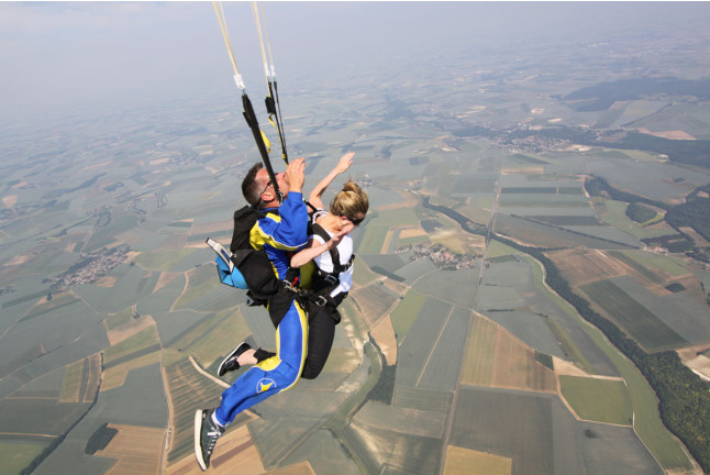 Saut en Parachute Tandem à l'Aérodrome Péronne Saint-Quentin (Somme - 80)