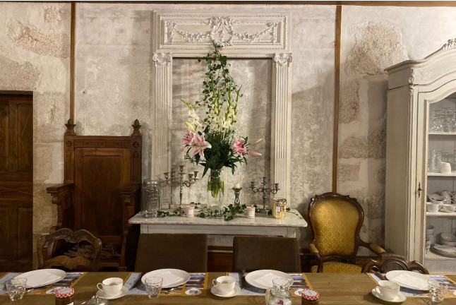 Séjour en Suite “Le Lieu Secret” avec Petit-Déjeuner au Château de Montanges (Montanges, Ain - 01)