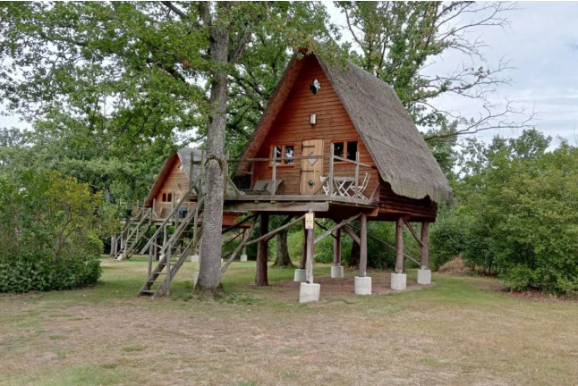 Séjour Insolite : Nuit en Île Cabane avec Massage Californien ou Ayurvédique (Fère-en-Tardenois, Aisne - 02)
