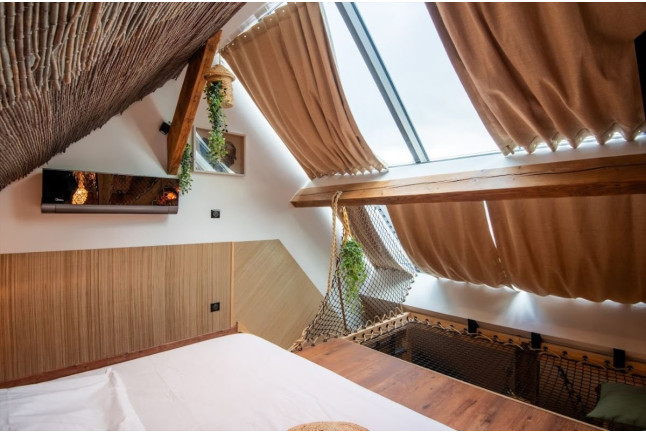 Séjour en Suite “La Paillotte” avec Spa Privatif chez L’Odyssée Inattendue (Etaing, Hauts-de-France - 62)