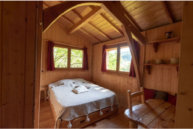 Séjour Insolite : Nuit en Cabane “HÉRISSON” ou “MARMOTTE” avec Petit-déjeuner et Spa (Belsentes, Ardèche - 07)