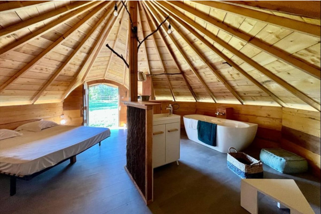 Séjour Insolite : Nuit dans une Hutte au Domaine d’Escapa (Estipouy, Gers - 32)