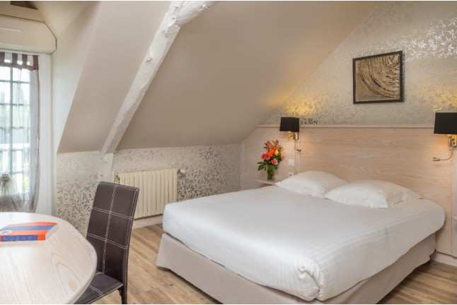 Séjour Romantique avec Petit-déjeuner, Accès Illimité au Spa et Dîner au Domaine du Limonay 4* (Saint-Méloir-des-Ondes, Bretagne - 35)