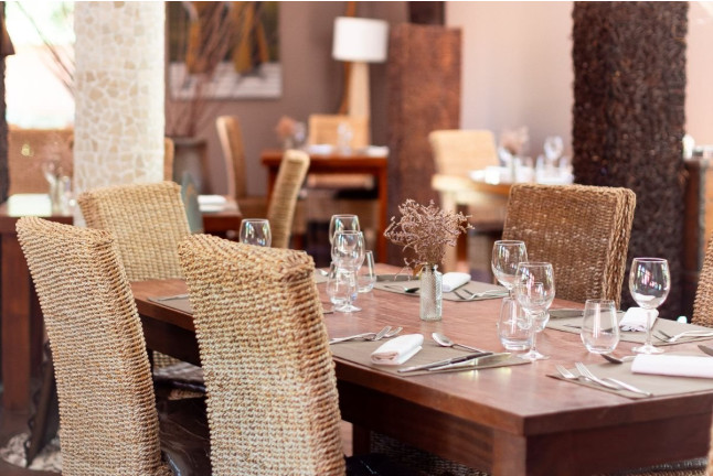 Séjour Romantique "J'ai fait un rêve" avec Petit-déjeuner, Dîner, Champagne et Massage au Disini Hôtel-Restaurant 4* (Castries, Hérault - 34)