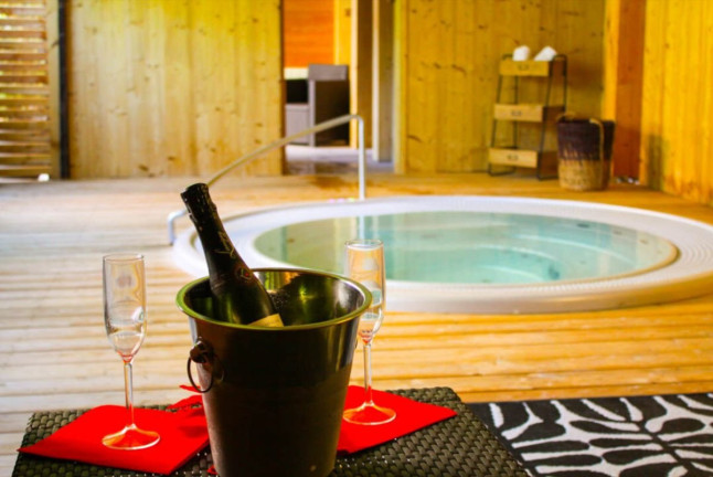 Séjour Romantique avec Petit-Déjeuner et Accès au Spa à La Résidence les Thermes Côté Chalet (Thonon-les-Bains, Haute-Savoie- 74)