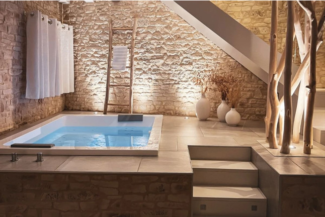 Séjour Romantique en Suite avec Spa Privatif et Petit-déjeuner à La Clé des Granges 5* (Notre-Dame-de-la-Mer, Yvelines - 78)