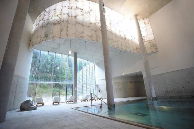 Circuit thermal Termas de Tiberio et déjeuner ou dîner pour deux au Balneario Panticosa 4* (Huesca)