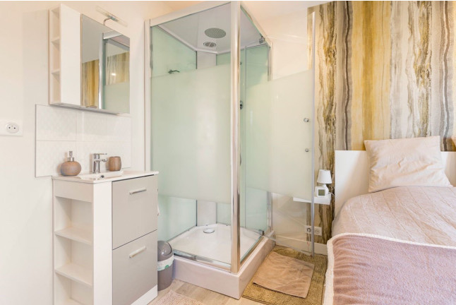 Séjour en Chambre d'Hôtes avec Petit Déjeuner et Spa Privatif à la Bulle d'Eden (Bayonne, Nouvelle-Aquitaine - 64)