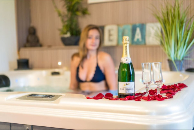 Accès Privatif au Spa avec Jacuzzi et Sauna pour deux à La Ferme des Épis (Ouffières, Calvados - 14)