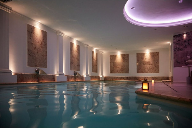 Privatisation Nocturne du Spa avec Bouteille de Champagne pour deux au Paris j'Adore Hôtel & Spa 5* (Paris, Île-de-France- 75)