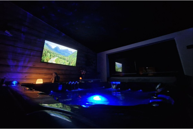 Séjour Insolite dans un Tonneau avec Accès au Spa Privatif au Souffle du Saule (Buhl-Lorraine, Moselle - 57)