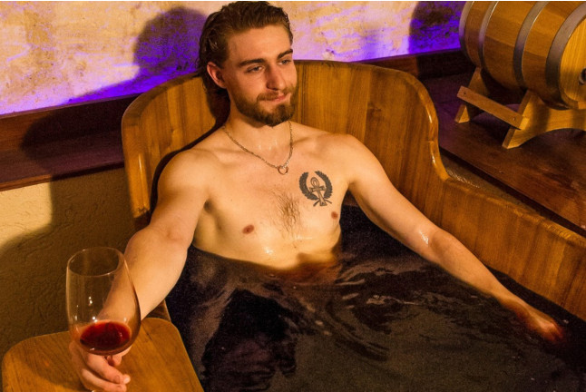 Spa au Vin ou à la Bière Bain de Cléopâtre avec Planche aux Choix au Wine Beer Spa (Bordeaux, Gironde - 33)