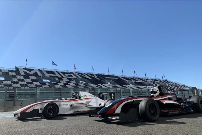 2 séries de 15 minutes de Formule Renault et 3 tours de Formule 1 (Magny Cours - 58)