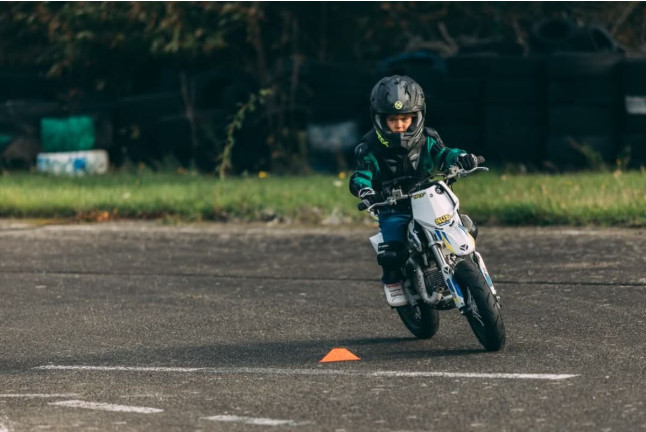 Stage d’Initiation au Pilotage de Moto sur Circuit pour Enfants (Dreux, Eure-et-Loir - 28) 
