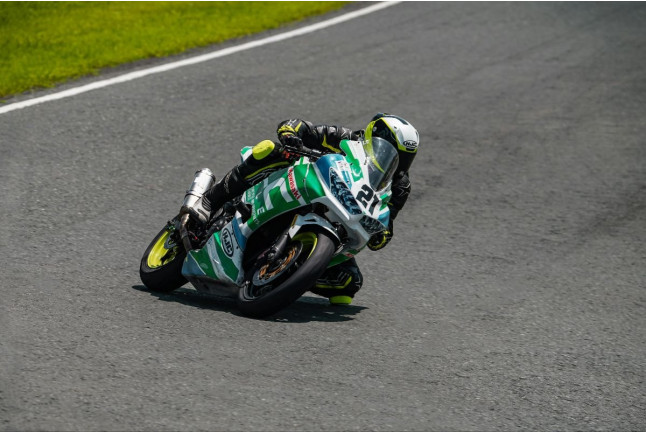 Journée Stage de Pilotage Moto pour Novices sur le Circuit du Vigeant (Vienne - 86)
