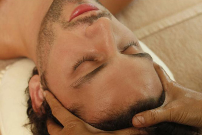 Massage Deep Tissue avec Huiles Essentielles au Bzen Thai Spa (Paris, Île-de-France - 75)