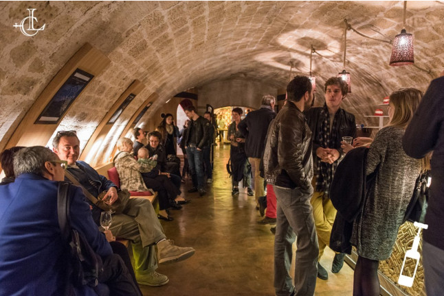 Spa Découverte avec Gommage et Soins à O'Kari et Visite Immersive aux Caves du Louvre et Dégustation pour deux (Paris, Île-de-France - 75)