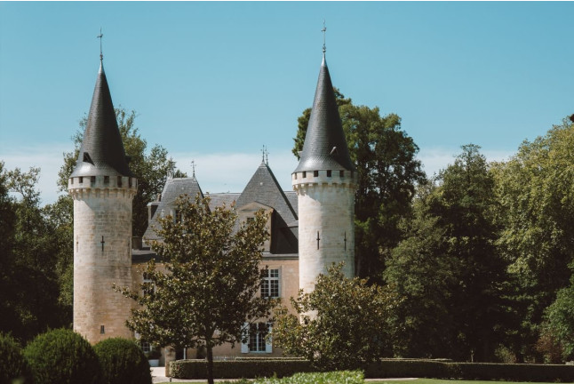 Visite du Château d’Agassac avec Pique-nique et Dégustation de Vins pour deux (Ludon-Médoc, Gironde- 33)