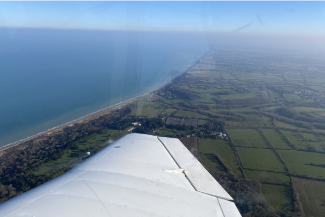 Balade Aérienne Privée au-dessus des Plages du Débarquement pour deux (Carpiquet, Calvados - 14)