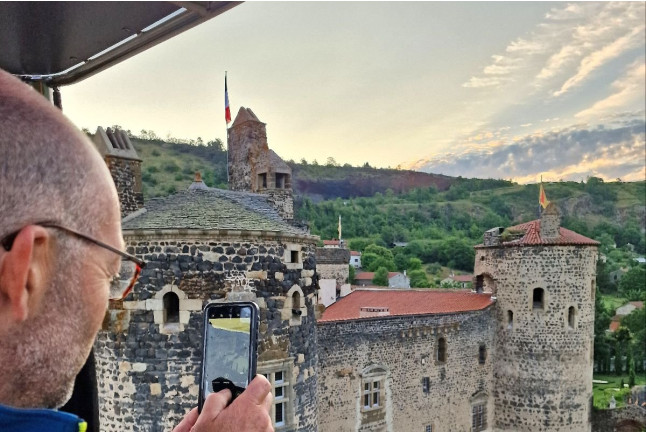 Vol en Montgolfière avec Champagne (Le Puy en Velay, Haute-Loire - 43)