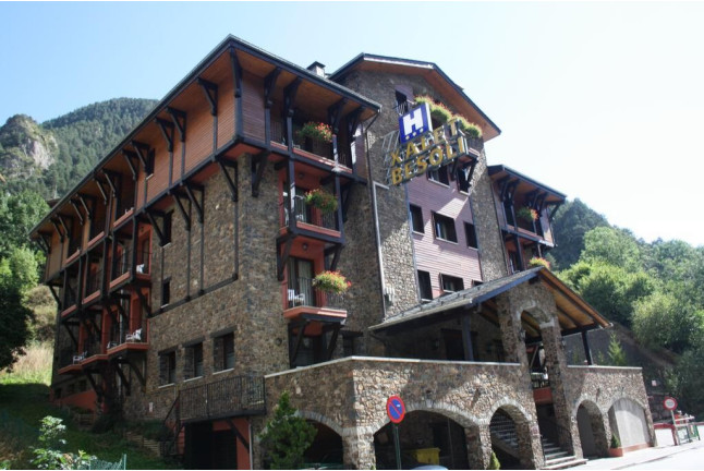 Séjour de 2 nuits avec Petit-déjeuner à l'Hôtel Xalet Besolí 3* (Arinsal, Andorre)