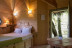 Séjour Insolite : Nuit dans une Cabane dans les arbres avec Dîner et Jacuzzi à l'Hôtel-Restaurant Auberge La Tomette (Vitrac, Cantal - 15) 
