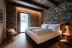 Séjour Romantique en Suite Junior avec Petit-déjeuner, Bouteille de Cava et Chocolat à Les Pardines 1819 Mountain Suites & SPA (Andorre)