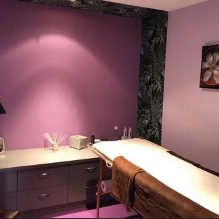 Soin Secret de Jeunesse avec Massage et Gommage à Dana Om Spa (Nancy, Meurthe-et-Moselle - 54)