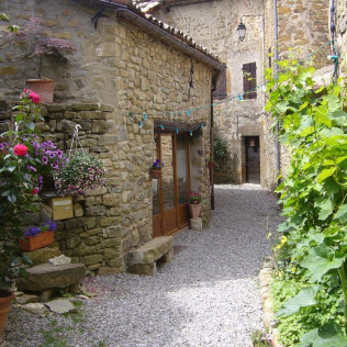 Séjour de 2 nuits en Chambre d'Hôtes à Les Roses Trémières dans la région PACA (Saint-André-de-Rosans, Hautes Alpes - 05)