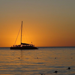 Sortie en Soirée en Catamaran dans la Rade de Lorient (Larmor-Plage, Morbihan - 56)