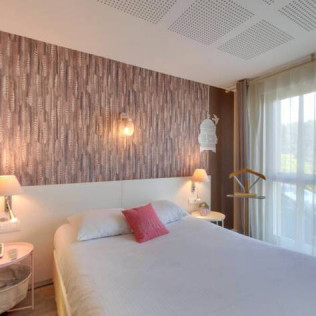 Séjour en Chambre Double "Classique" à l'Hôtel Maison Carrée (Méréville, Meurthe-et-Moselle - 54)
