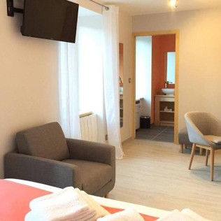 Séjour Découverte avec Spa, Gommage, Massage, et Enveloppement à l'Hôtel le Bout du Monde (Saint-Georges, Cantal - 15)
