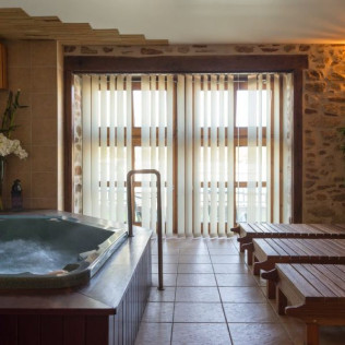 Soirée Détente pour deux avec accès VIP à l'Espace Relaxation de l'Hôtel-Restaurant Auberge La Tomette (Vitrac, Cantal - 15)