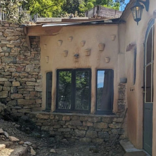 Séjour en Logement Insolite : 2 Nuits dans une Maison Organique à La Mauvaise Herbe (Barjols, Var - 83)