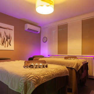 Massage Personnalisé de 50 minutes au Spa En Équilibre et Cours d’Œnologie en Duo (Marseille, Bouches-du-Rhône - 13)