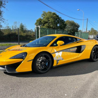 Stage de Pilotage McLaren 540C pour Enfants (12 circuits) 