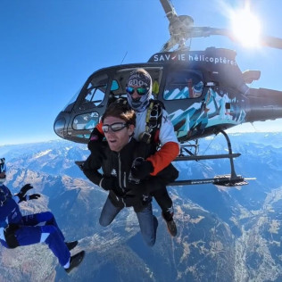 Saut en Parachute Tandem avec Option Photos et Vidéos à Megève ou Morzine (Viuz en Sallaz, Haute-Savoie - 74)