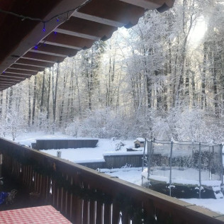 Séjour de 2 nuits avec Petit-déjeuner et Accès libre à l’Espace Détente au Gîte Chalet Esprit (Morillon, Haute-Savoie - 74)