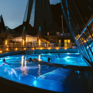 Accès Premium à Caldea et Massage Relaxant de 30 minutes (Andorre)